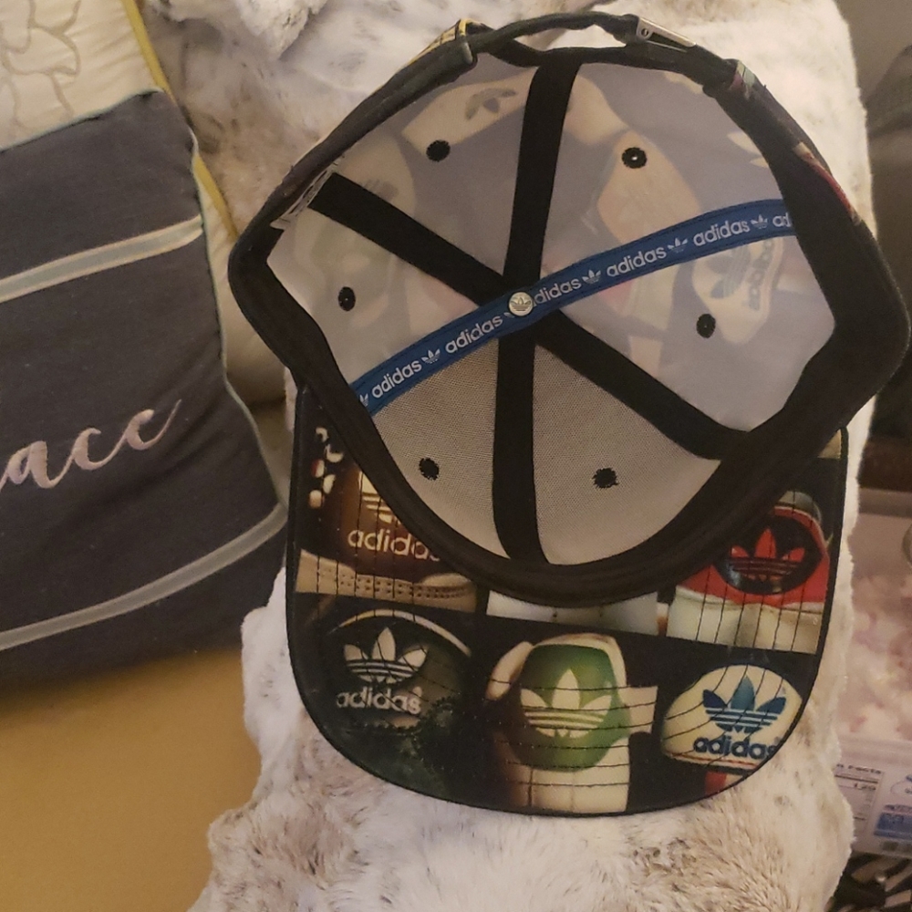Adidas hat - Picture 3 of 4